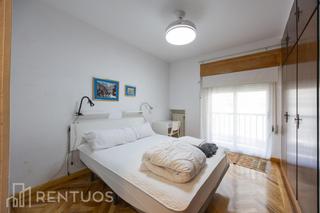 Alquiler Piso  De la colegiata. Amplio piso en el corazón de madrid