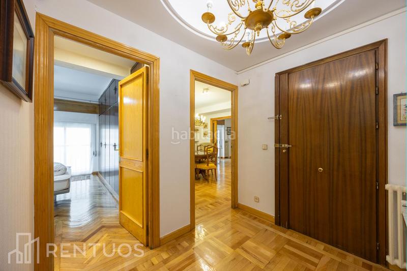 Foto ceef84b3-abc1-44d3-a04f-cd6082e0f863. Alquiler piso amplio piso en el corazón en Embajadores-Lavapiés Madrid