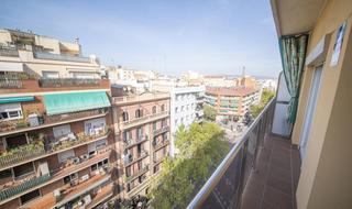 Lloguer Pis  De maragall. Luminoso piso amueblado de 3 habitaciones con terraza