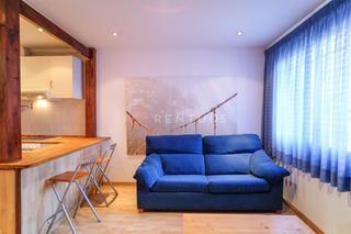 Location Appartement  Carrer de provença. Fantástico piso con terraza en calle provença