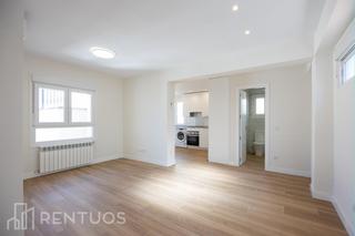 Location Appartement  De san juan de la cruz. Ático moderno y luminoso en chamberí