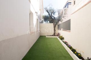 Location Rez-de-chaussée  Ducte de vallcarca. Encantadora planta baja con jardín en el tranquilo viaducto de v