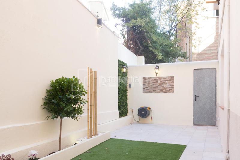 Foto 0b8d7a92-00ee-4786-8aea-e53cd96c75cb. Alquiler planta baja encantadora planta baja con jardín en el tranquilo viaducto de vallcarca en Barcelona