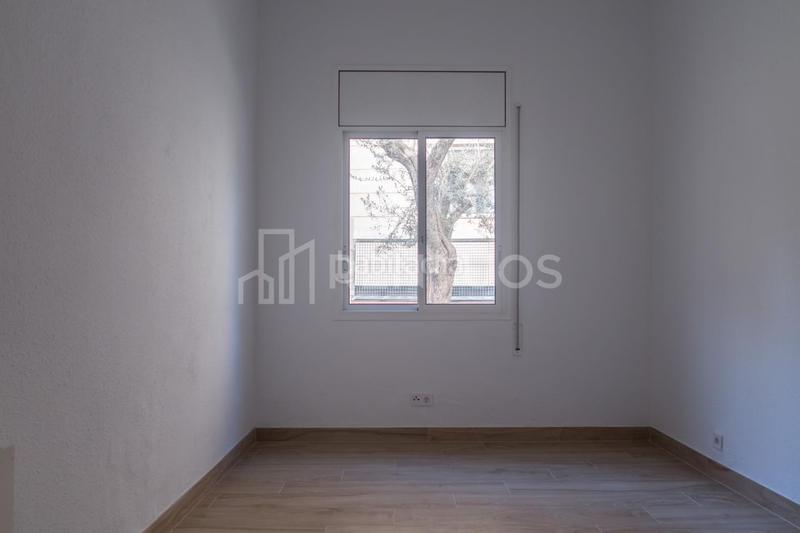 Foto 1da0340d-5172-493e-bceb-c0b03c84646f. Alquiler planta baja encantadora planta baja con jardín en el tranquilo viaducto de vallcarca en Barcelona