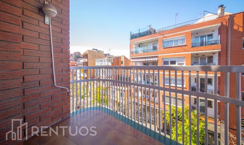 Foto f8e070d4-1d87-4a87-a3ab-60f9a7087b7c. Etagenwohnung mit heizung in Can Sant Joan Montcada i Reixac