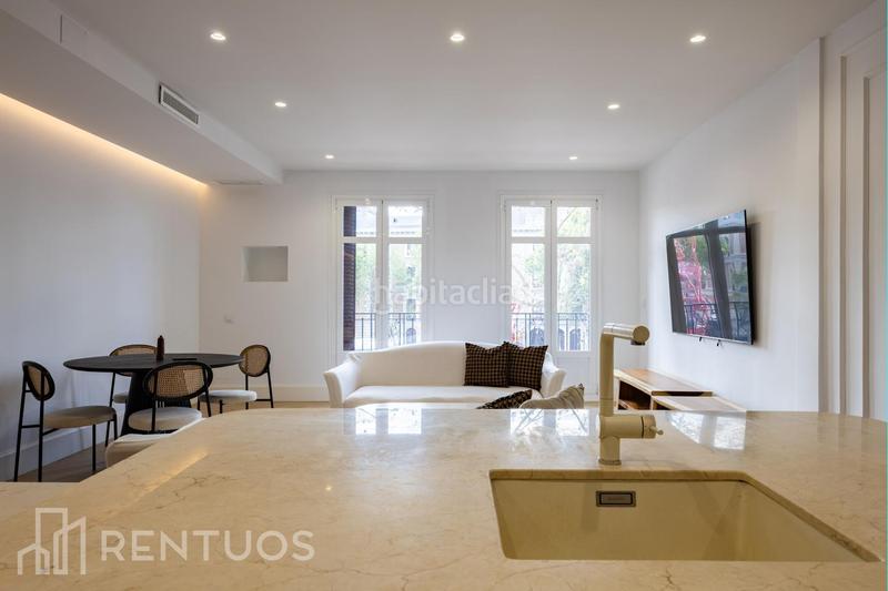 Foto 6eaadb9a-48b3-47fe-bda3-b944669f2f3c. Alquiler piso exclusivo piso de diseño en el corazón en Madrid