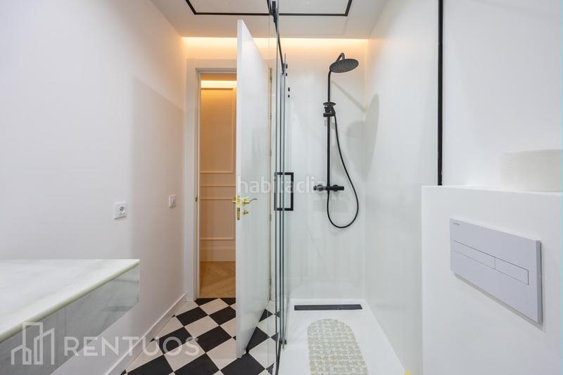 Foto f45f9659-57af-4d9e-857f-c2028277ed7a. Location appartement dans Jerónimos Madrid