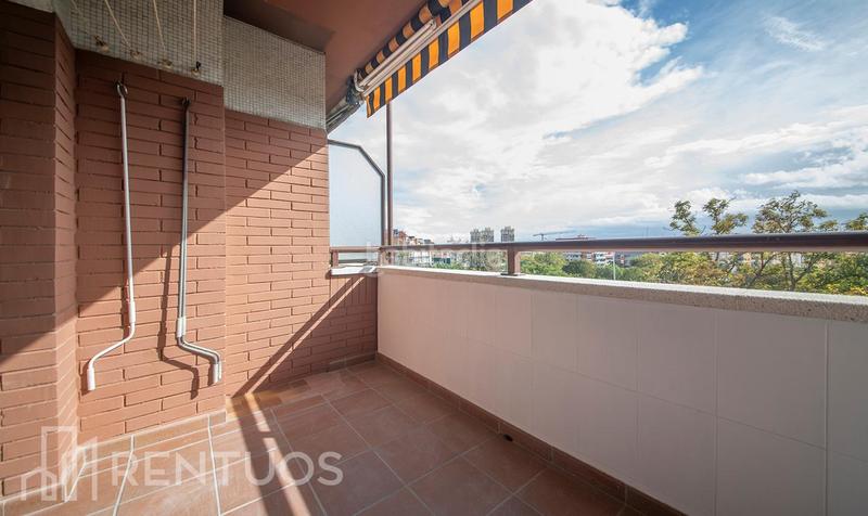 Foto 3513ed2a-d58b-4bb8-a5ae-be4178e11f1b. Alquiler piso  amplio con terraza y garaje en alquiler en Esplugues de Llobregat