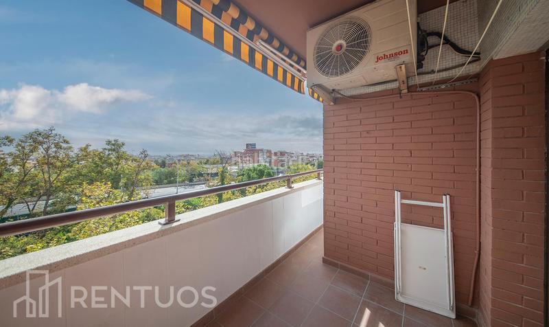 Foto 6115185c-0650-44d2-9a18-5ea91ef028db. Alquiler piso  amplio con terraza y garaje en alquiler en Esplugues de Llobregat