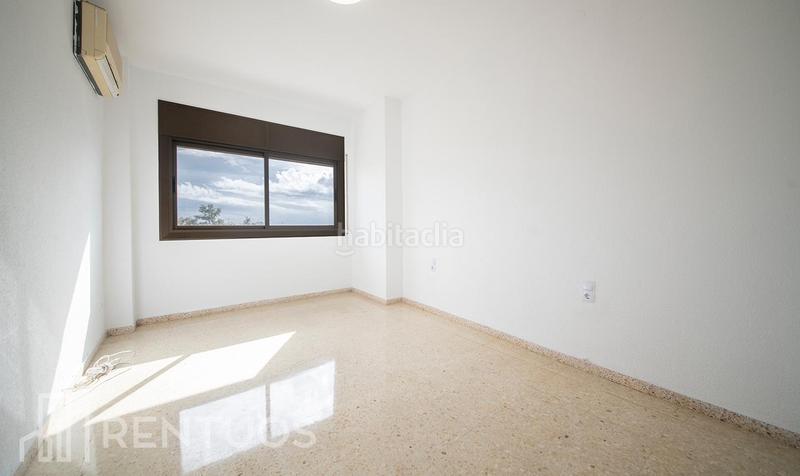 Foto ca7ec09e-0188-4891-92fb-b79df5ff4635. Lloguer pis amb aparcament a Centre Esplugues de Llobregat