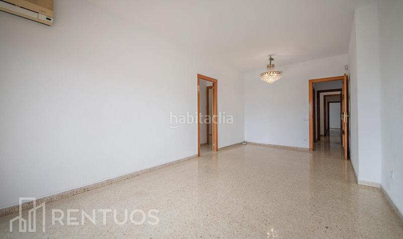 Foto ebdd086e-fdad-4cb3-9164-81279573f38b. Rent flat with parking in Centre Esplugues de Llobregat