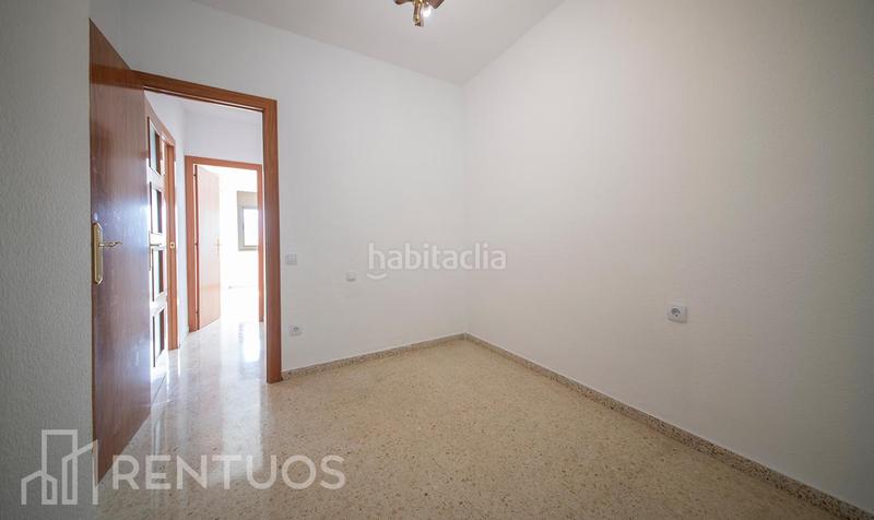 Foto f226c218-ce19-4c45-8e52-7975df731850. Rent flat with parking in Centre Esplugues de Llobregat