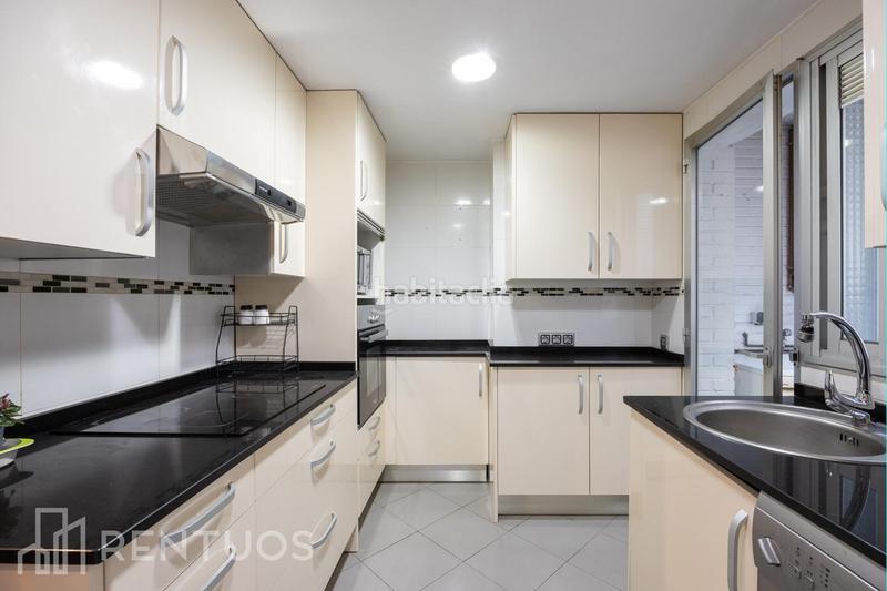 Foto 4bcf68ec-3f76-4393-bfc6-af76ab7ea61b. Rent flat with heating in Peñagrande Madrid