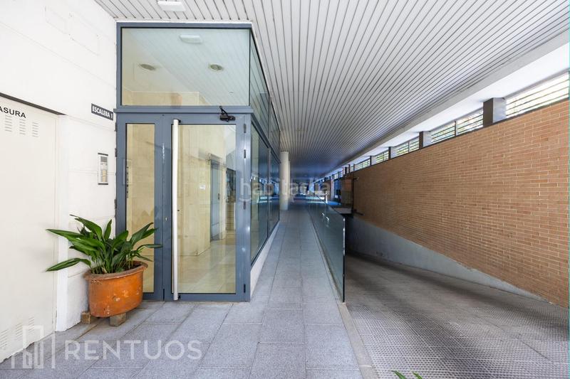 Foto e5ccaee7-b64e-4b6e-8cfe-8d3e23ee894a. Location appartement avec chauffage parking piscine dans Madrid