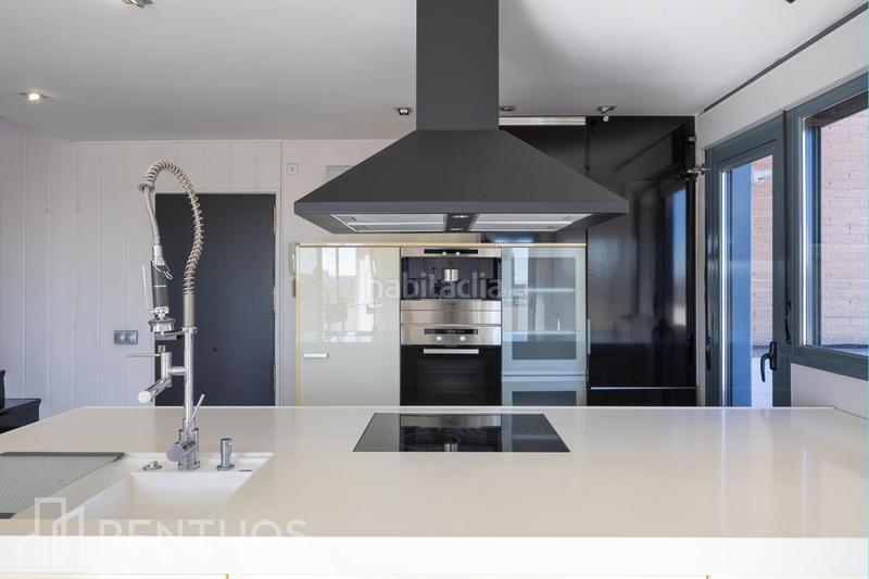 Foto 70b3fad1-703a-4b9f-9509-87e284ac86b7. Rent flat with heating parking pool in Chopera Madrid