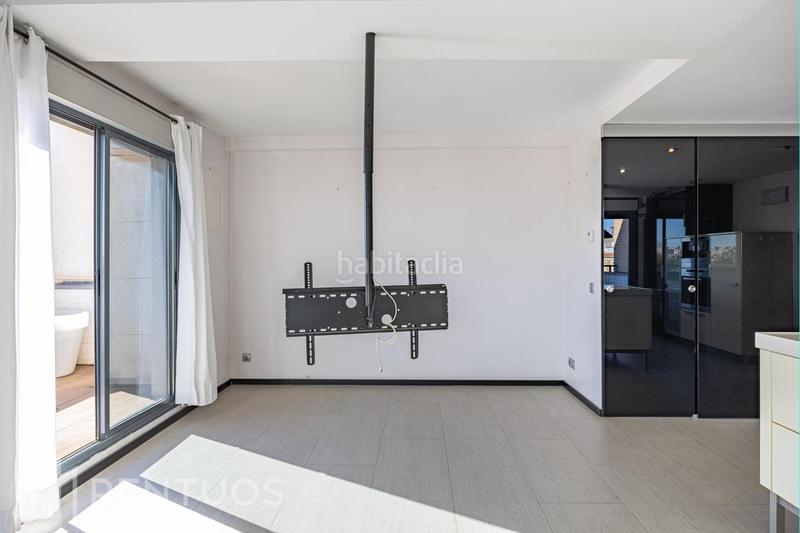 Foto f1341143-8ab5-4a15-9a58-9d522fb72879. Rent flat with heating parking pool in Chopera Madrid