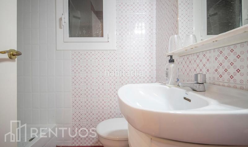 Foto e0f3a3e1-3749-4f38-a3a8-cd7920f64718. Rent ground floor in La Nova Esquerra de l´Eixample Barcelona