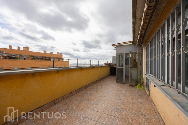 Foto 3dfc32fe-a50b-4f12-9645-a479d82ec99a. Alquiler piso ático con terraza y piscina en ensanche de vallecas en Madrid