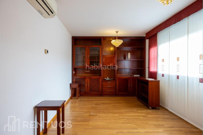 Foto 7d315fa5-f52f-4462-a1e1-5df8bd264900. Rent flat with heating parking pool in Ensanche de Vallecas-La Gavia Madrid