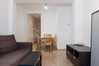 Alquiler Piso  Carrer de lepant. Tranquilo piso de 3 habitaciones frente al auditori