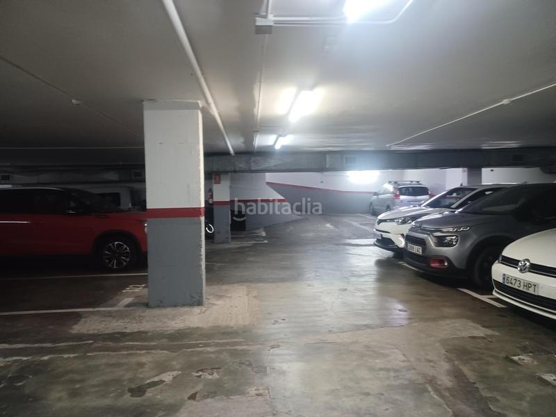 Foto 27678bcd-d640-4421-8e40-3e52c03c7eb6. Parking voiture dans Sagrada Família Barcelona