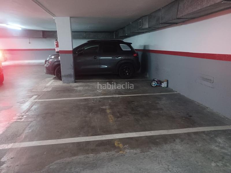 Foto 6aa65bca-7e10-4631-a1dd-91afea3a1778. Parking voiture dans Sagrada Família Barcelona