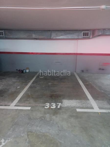 Foto 841169ee-c010-4da3-b63f-f2851740ab9f. Parking voiture dans Sagrada Família Barcelona