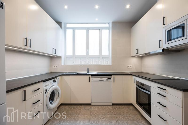 Foto 19bfe494-a324-4456-9c66-e6b752e07f9b. Alquiler planta baja impecable vivienda recién reformada en chamberí en Madrid
