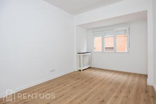 Lloguer Pis  De valencia. Amplio piso reformado en el corazón de madrid