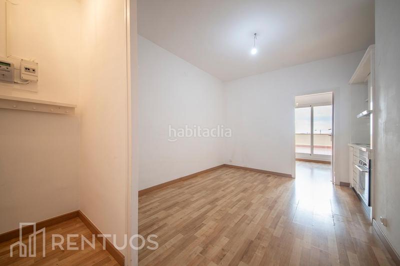 Foto f27718b2-45b1-4e9a-9a77-ed2a168f8e21. Alquiler ático en meridiana 586 ático con terraza en sant andreu en Barcelona