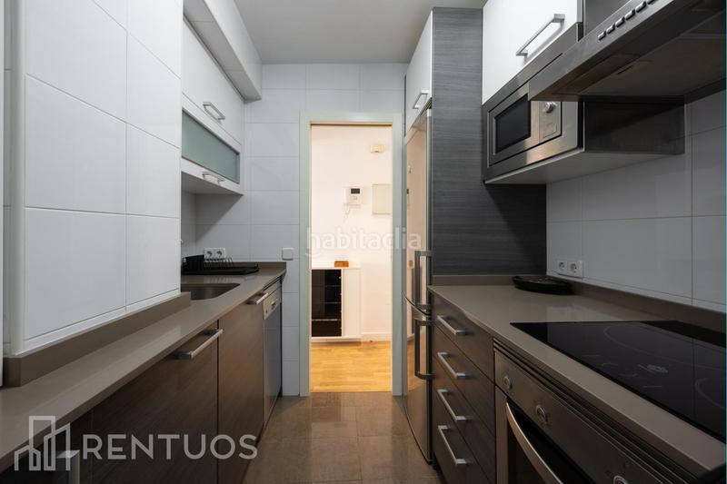 Foto 35dcd56c-e92f-4bc3-b3dc-84e8a4903bcb. Alquiler piso  reformado y luminoso con garaje en plaza de verín en Madrid