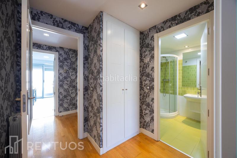 Foto b9de6094-39e7-4181-9cbb-cb270a59eeec. Alquiler piso elegante piso con garaje y piscina en ensanche de vallecas en Madrid