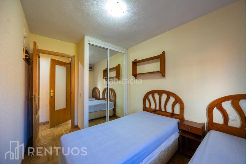 Foto f9a78a61-c126-4e83-bafa-0918f4ac9553. Rent flat with heating parking in Numancia Madrid