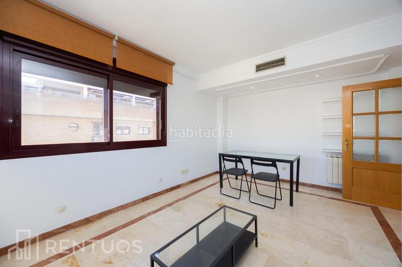 Foto a8c6f0a0-12bb-4989-9496-23f99350b7f1. Miete etagenwohnung mit heizung parking pool in Palos de Moguer Madrid