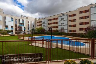 Miete Etagenwohnung  De javier bueno. Moderno piso con piscina y garaje en una tranquila urbanización