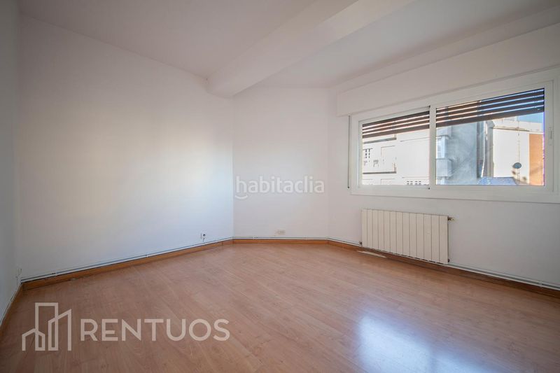 Foto d1baed56-badb-4ba0-bf4e-f3c7630f5f1f. Pis amb calefacció a Sagrada Família Barcelona