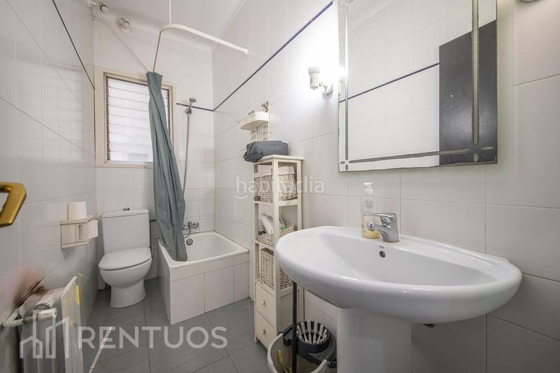 Foto 04757172-b304-43d8-b354-a0db4e8a63e9. Pis amb calefacció a Barri de les Corts Barcelona