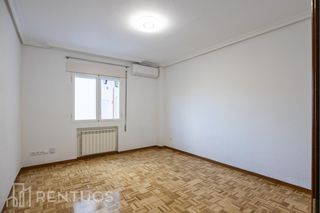 Lloguer Pis  De los pontones. Amplio piso en arganzuela con excelente ubicación