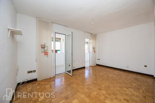 Miete Etagenwohnung  De valmojado. Acogedor piso exterior con terraza en latina