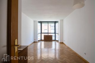 Affitto Appartamento  Calle de paradinas. Acogedor piso con piscina en el corazón de arganzuela