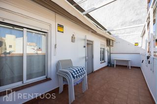 Rent Penthouse  De vargas. Acogedor piso con terraza en chamberí