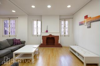 Rent Ground floor  Calle de manuel. Amplio piso en el corazón del centro de madrid