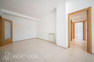 Location Appartement  Avinguda de madrid. Amplio piso en terrassa con excelente ubicación