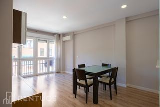 Location Appartement  Calle de valdevarnes. Moderno piso en moncloaaravaca con garaje y calefacción central