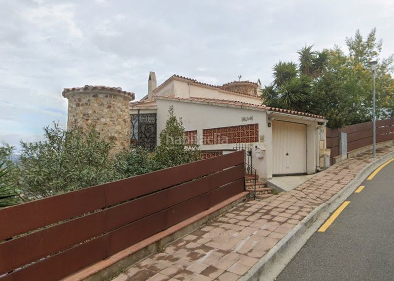 Foto cd8e7c91-8da3-4633-aebd-0dfd0fa0ba4c. Casa a carrer de brussel·les 7 a Pals