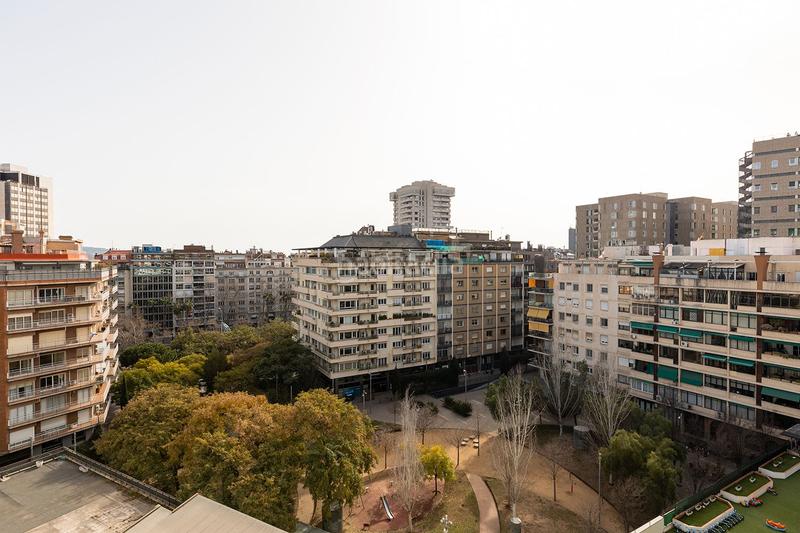 Foto 4386b604-c926-4892-b857-0fb30cac0c81. Alquiler oficina en carrer de beethoven 15 oficina disponible en francesc macià en Barcelona