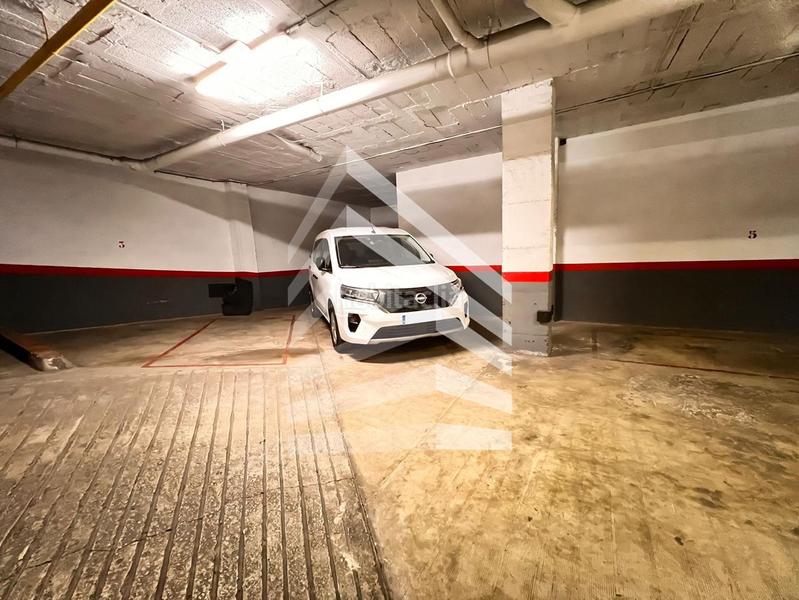 Foto 9644f4f5-89ef-4eaf-9887-d0c52beccf73. Parking coche en Sants-Badal Barcelona