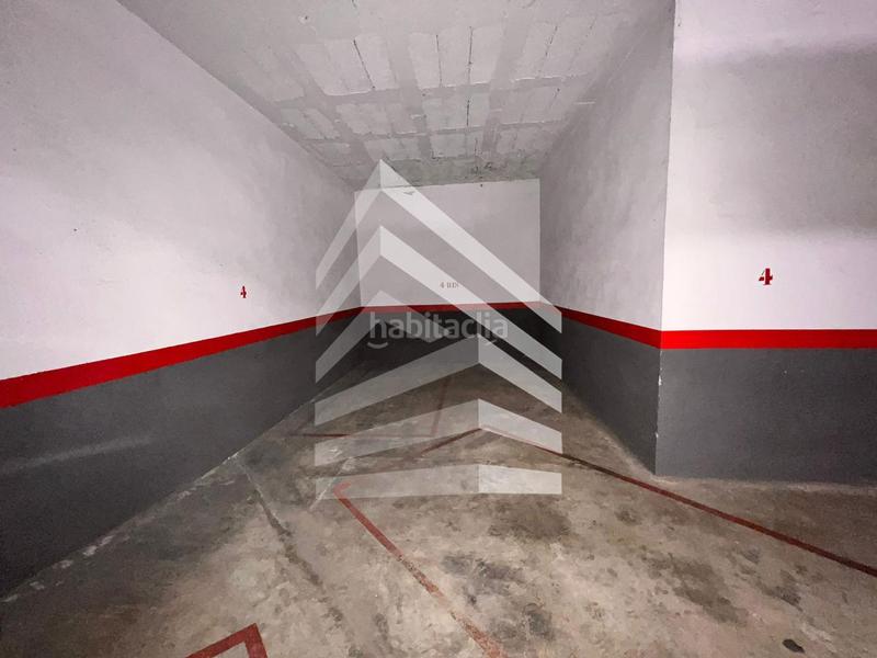 Foto 2ea8c420-7a14-457c-b43c-b02176935a77. Autoparkplatz in Sants-Badal Barcelona