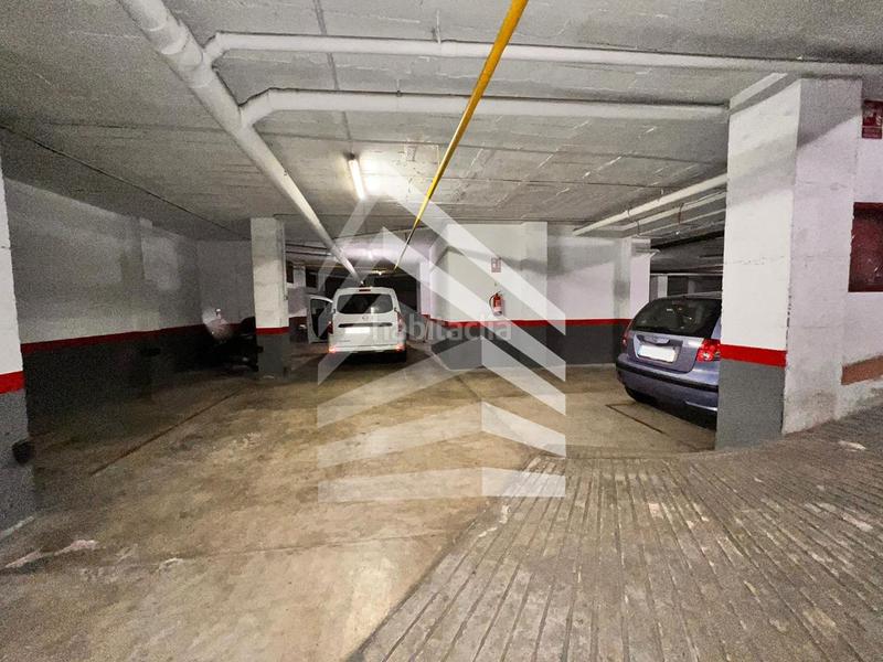 Foto 4599ec74-b8c4-4dd9-b3a9-de22a7b9290c. Parking voiture dans Sants-Badal Barcelona