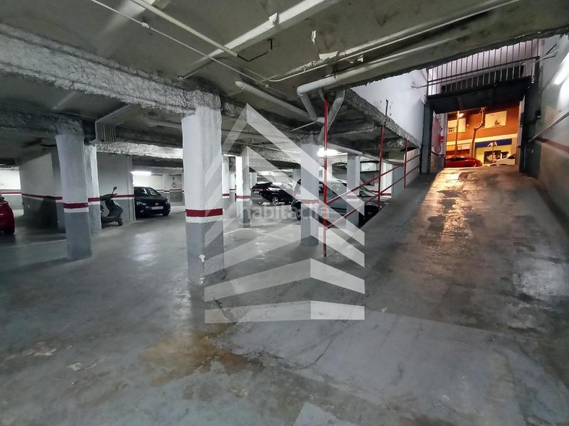 Foto 4446739b-3b82-4646-a37b-dcff268ea842. Parking coche en Sants-Badal Barcelona